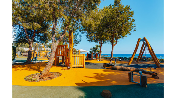 Peter Pan has landed at Petite Plage